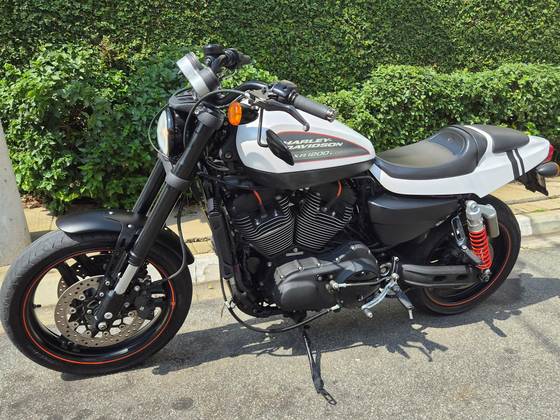 HARLEY-DAVIDSON SPORTSTER 1200 CUSTOM 