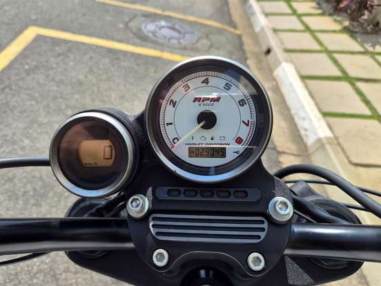 HARLEY-DAVIDSON-SPORTSTER 1200 CUSTOM-2012