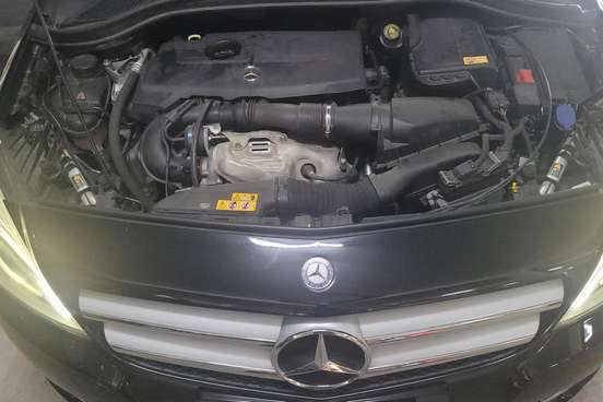 MERCEDES-BENZ-B 200-2013