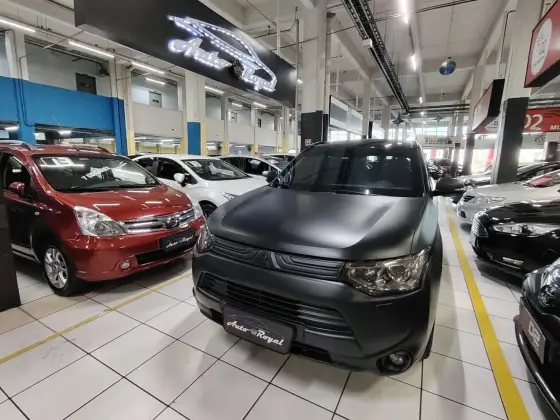 MITSUBISHI OUTLANDER 3.0 GT 4X4 V6 24V GASOLINA 4P AUTOMÁTICO MITSUBISHI OUTLANDER 3.0 GT 4X4 V6 24V GASOLINA 4P AUTOMÁTICO