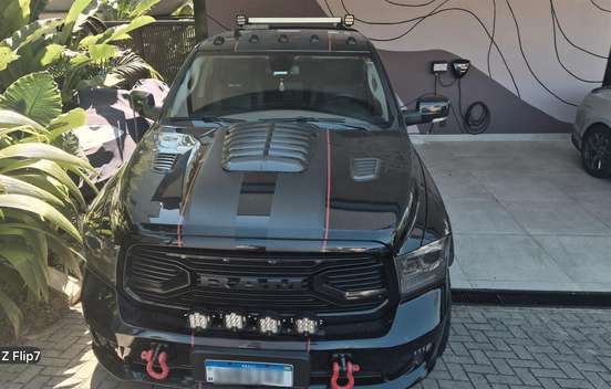 RAM-1500-5.7 V8 GASOLINA LIMITED CD 4X4 AUTOMÁTICO RAM-1500-2023