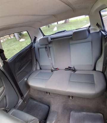 VOLKSWAGEN-FOX-2010
