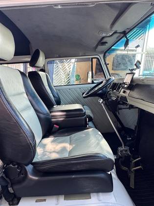 VOLKSWAGEN KOMBI 1.4 MI STD 8V FLEX 4P MANUAL