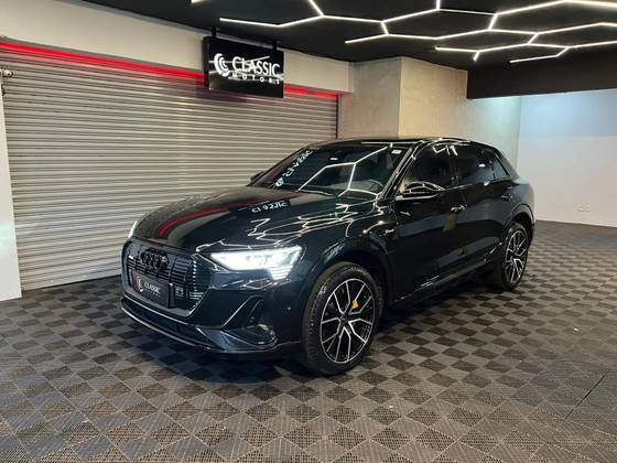 AUDI E-TRON ELÉTRICO SPORTBACK PERFORMANCE BLACK QUATTRO