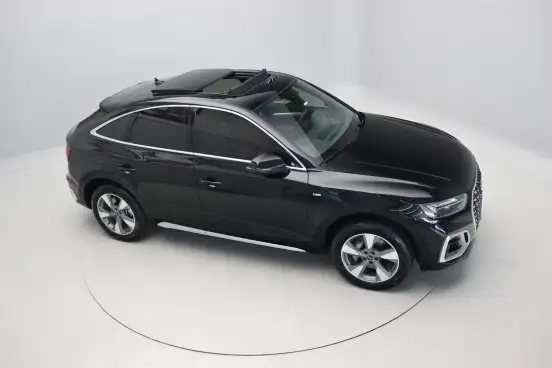 AUDI-Q5-2022