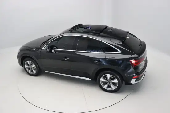 AUDI-Q5-2022