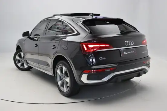 AUDI-Q5-2022