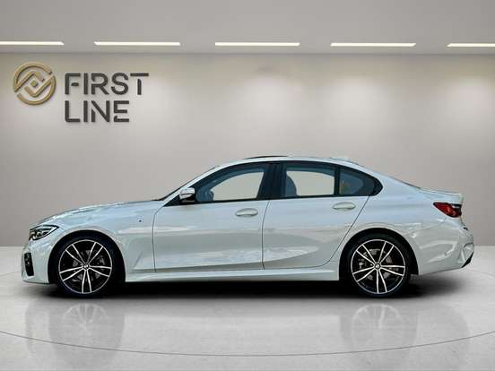 BMW-320i-2021