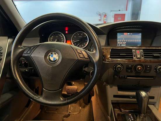 BMW-530i-2003