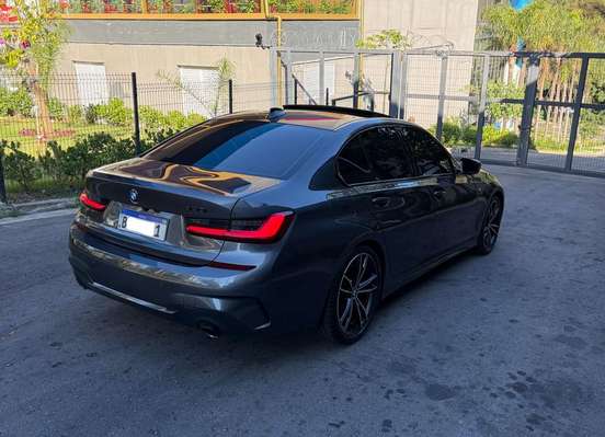 BMW-320i-2021