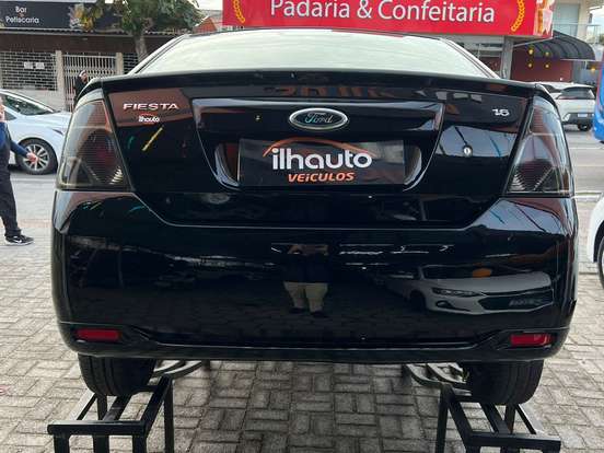 FORD-FIESTA-2012