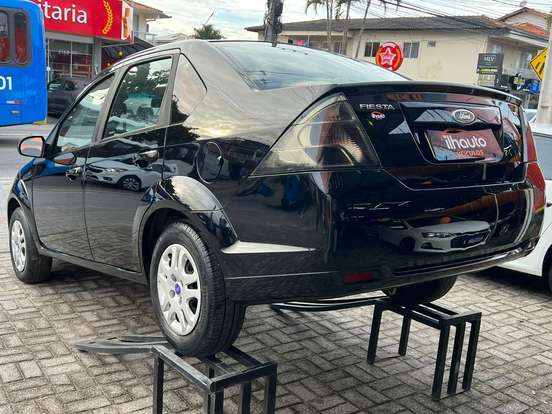 FORD-FIESTA-2012