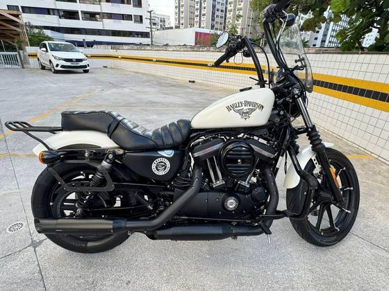 HARLEY-DAVIDSON SPORTSTER XL 883N IRON 