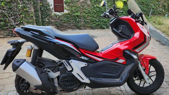 HONDA ADV 