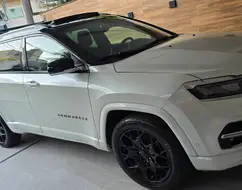 JEEP COMMANDER 1.3 T270 TURBO FLEX OVERLAND AT6 JEEP COMMANDER 1.3 T270 TURBO FLEX OVERLAND AT6