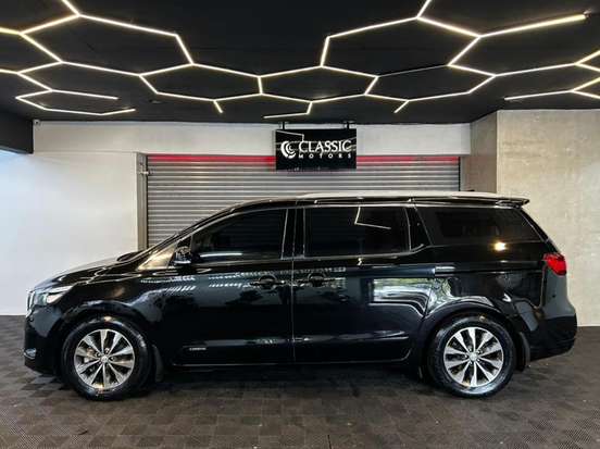 KIA-CARNIVAL-2018