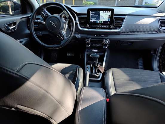 KIA-STONIC-2023
