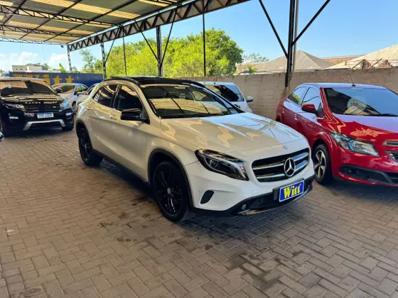 MERCEDES-BENZ GLA 250 2.0 16V TURBO GASOLINA ENDURO 4P AUTOMÁTICO