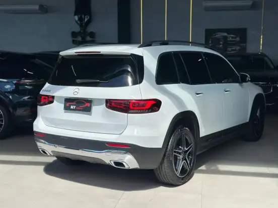 MERCEDES-BENZ-GLB 200-2021
