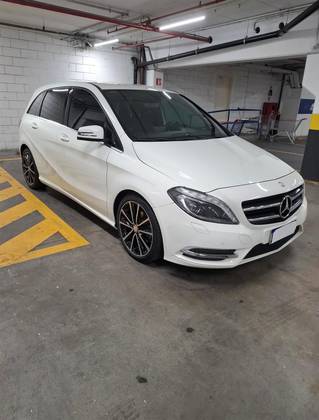 MERCEDES-BENZ B 200 1.6 SPORT TURBO GASOLINA 4P AUTOMÁTICO