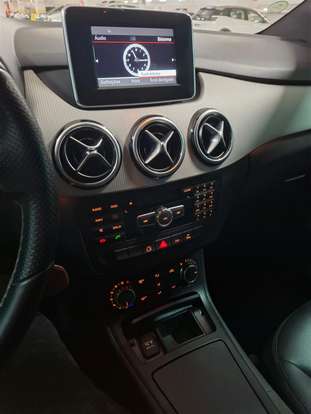 MERCEDES-BENZ-B 200-2012