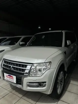 MITSUBISHI PAJERO 3.2 HPE 4X4 7 LUGARES 16V TURBO INTERCOOLER DIESEL 4P AUTOMÁTICO