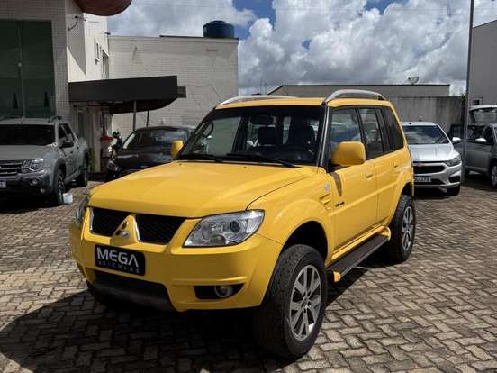 MITSUBISHI-PAJERO TR4-2.0 4X4 16V 140CV FLEX 4P AUTOMÁTICO MITSUBISHI-PAJERO TR4-2014