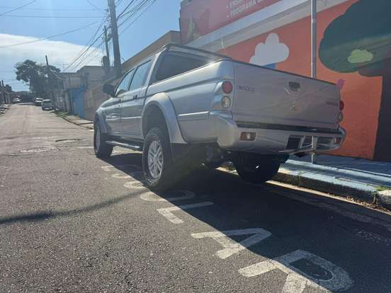 MITSUBISHI-L200-2009