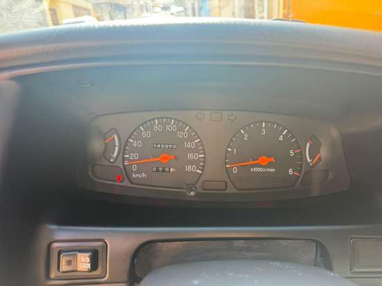 MITSUBISHI-L200-2009