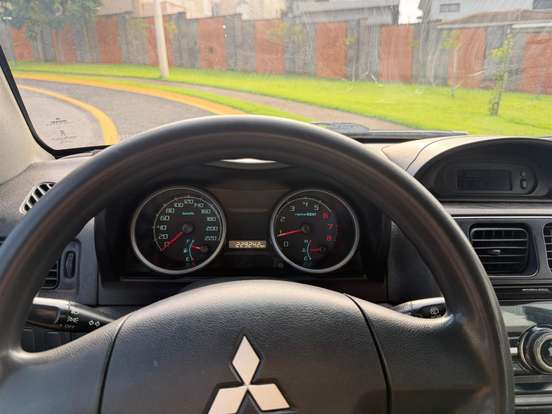MITSUBISHI-PAJERO TR4-2.0 4X2 16V 140CV FLEX 4P MANUAL MITSUBISHI-PAJERO TR4-2012