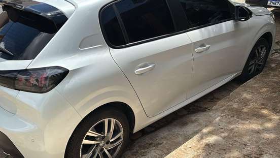 PEUGEOT-208-2022