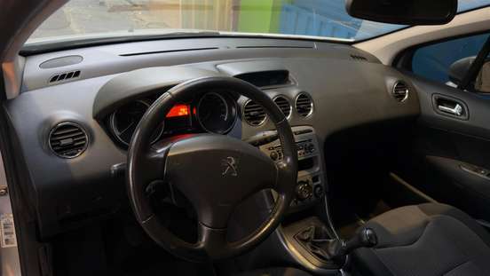 PEUGEOT-308-2012