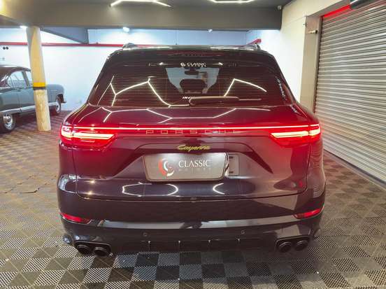 PORSCHE-CAYENNE-2022