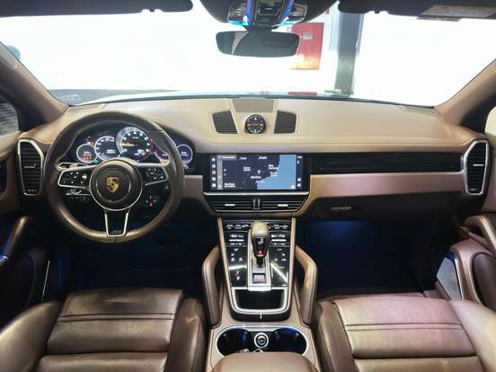PORSCHE-CAYENNE-2022