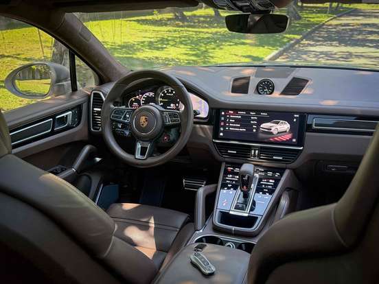 PORSCHE-CAYENNE-2022