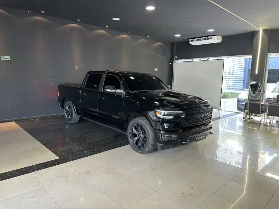 RAM 1500 5.7 V8 GASOLINA LIMITED NIGHT EDITION CD 4X4 AUTOMÁTICO