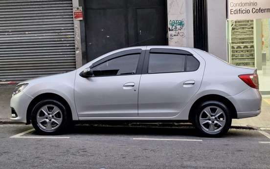 RENAULT-LOGAN-2018