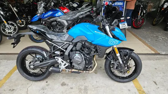 SUZUKI GSX-8S 