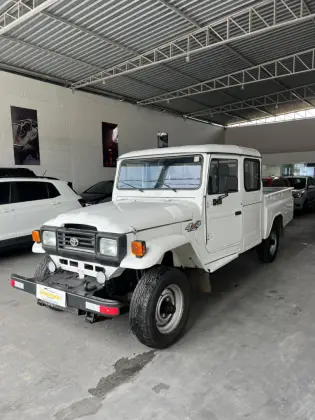 TOYOTA BANDEIRANTE 3.7 BJ50LV-B 4X4 CHASSI LONGO DIESEL 2P MANUAL