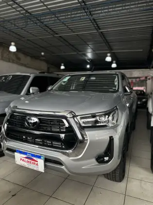 TOYOTA HILUX 2.8 D-4D TURBO DIESEL CD POWER PACK 4X4 AUTOMÁTICO