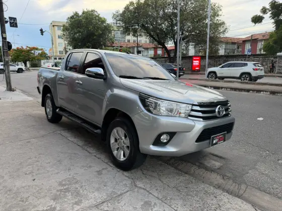 TOYOTA HILUX 2.8 SRV 4X4 CD 16V DIESEL 4P AUTOMÁTICO