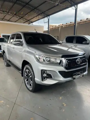 TOYOTA HILUX 2.8 SRX 4X4 CD 16V DIESEL 4P AUTOMÁTICO