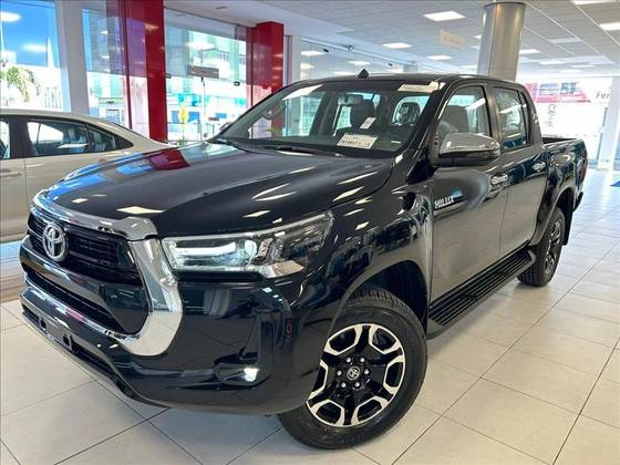 TOYOTA HILUX 2.8 D-4D TURBO DIESEL CD SRV 4X4 AUTOMÁTICO