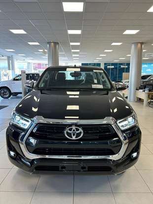 TOYOTA-HILUX-2025