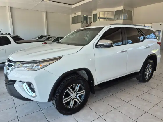 TOYOTA HILUX SW4 2.7 SR 4X2 16V FLEX 4P AUTOMÁTICO
