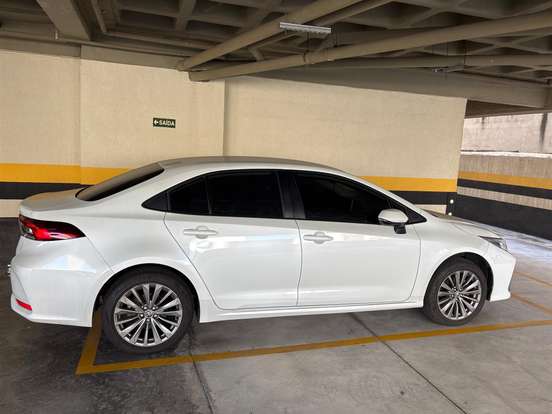 TOYOTA-COROLLA-2024