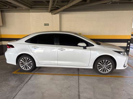 TOYOTA-COROLLA-2024
