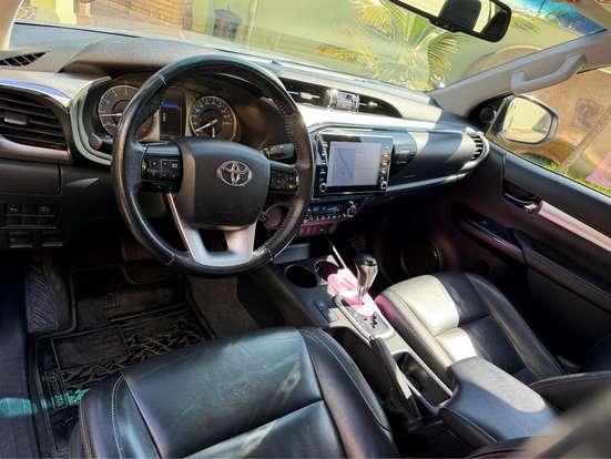 TOYOTA-HILUX-2021