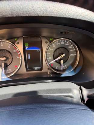 TOYOTA-HILUX-2021