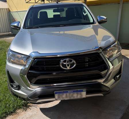 TOYOTA-HILUX-2021
